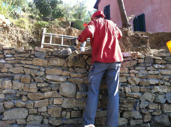 Wiederaufbau Sttzmauer