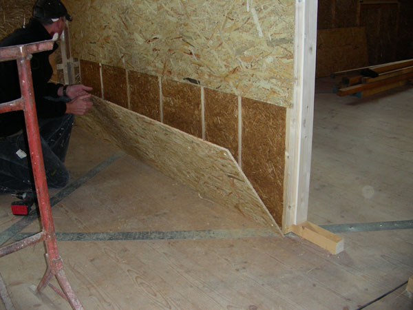 parete interna con paglia e argilla