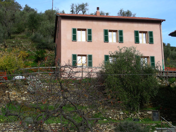 Fertig gestopfte Wand mit Tren