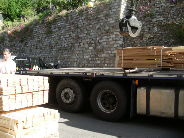 Tavole per i pavimenti della casa di paglia
