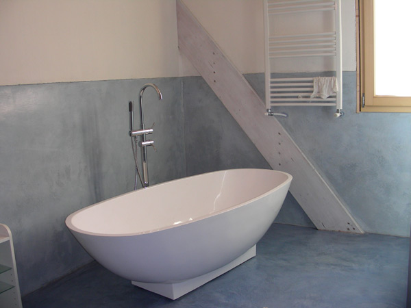 Bagno in cocciopesto
