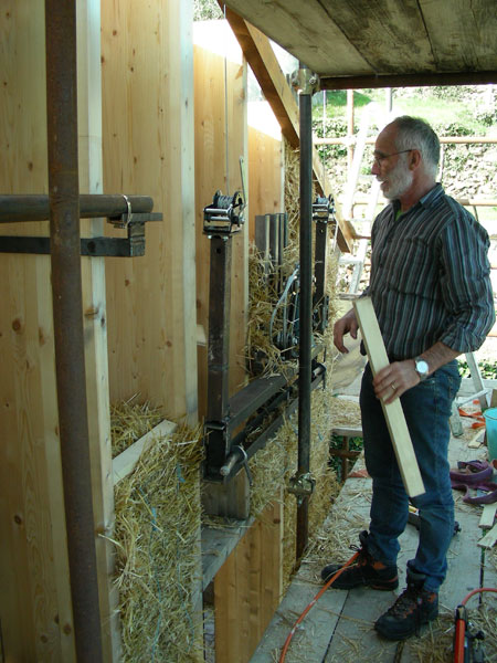 Strohballen einsetzen